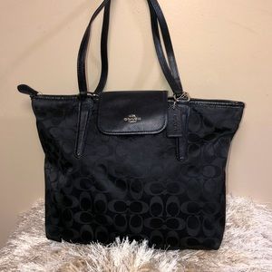 COACH LARGE SIGNATURE TOTE